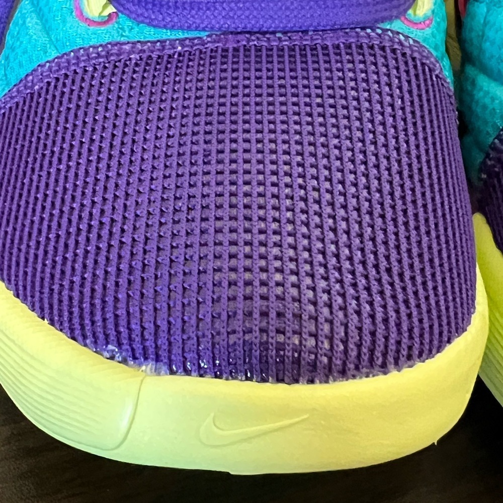 Nike LeBron witness VIII Sneakers NIB - Picture 7 of 14